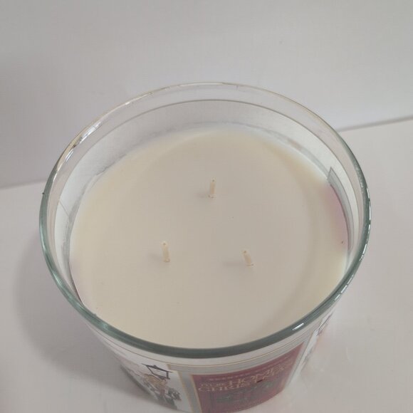 New, Rare Mainstays 3-Wick Christmas Scented Candle with Nutcracker Design - Picture 2 of 4